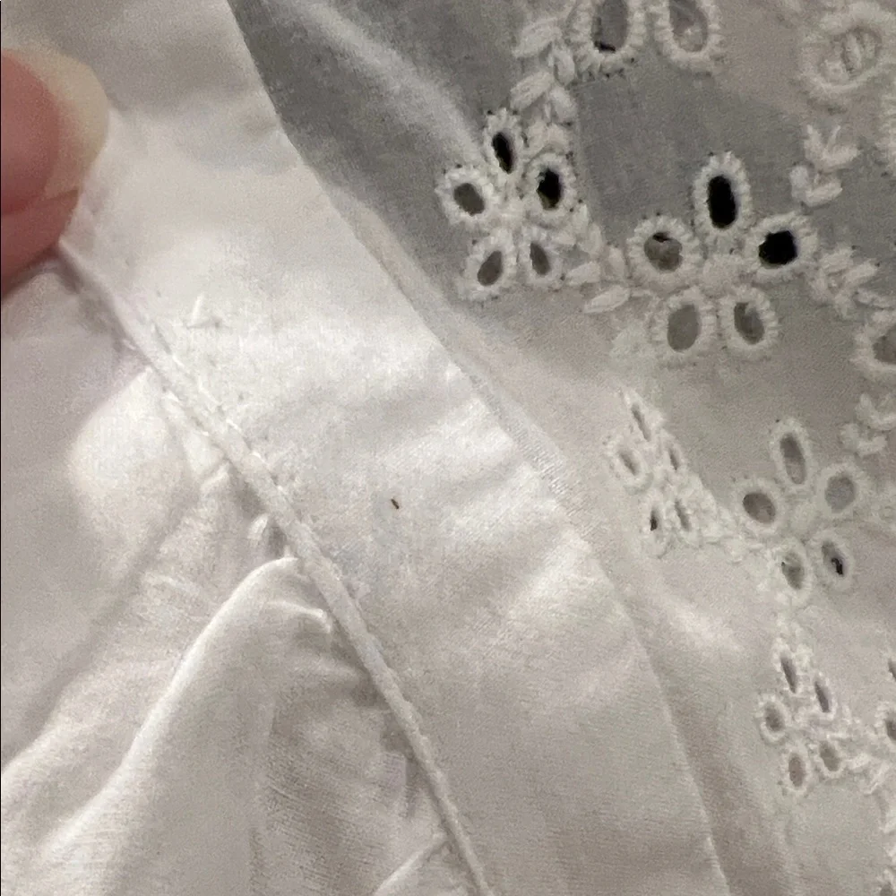 Storia Off White Eyelet Blouse - Picture 8 of 9